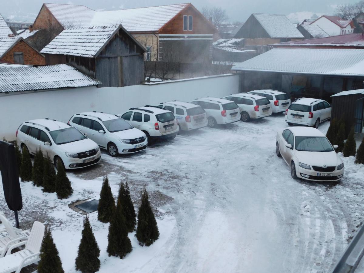 Mountain Vista Suites Zărneşti Exteriér fotografie