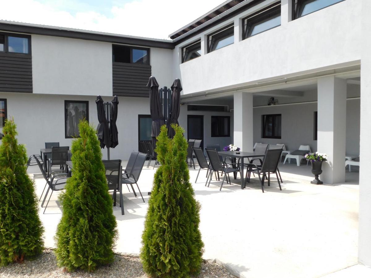 Mountain Vista Suites Zărneşti Exteriér fotografie