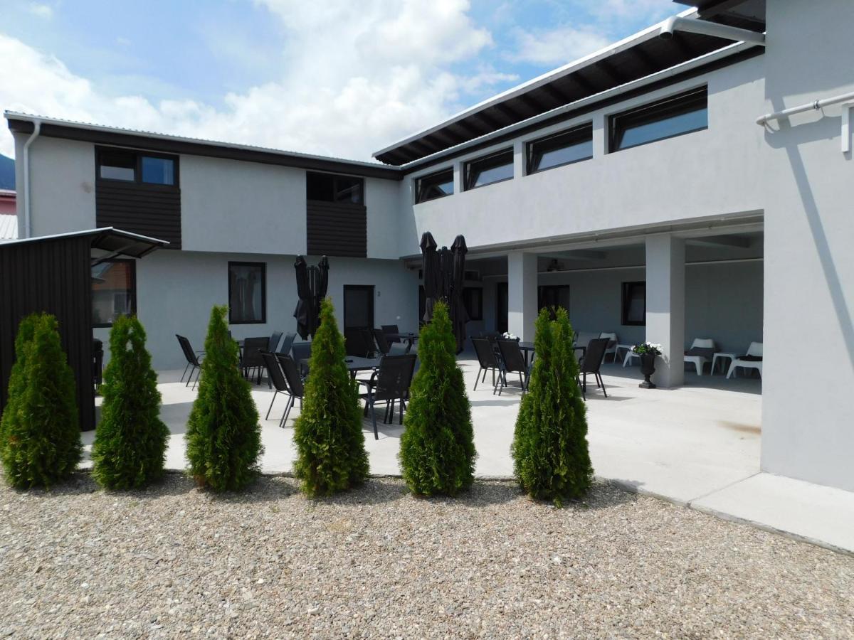 Mountain Vista Suites Zărneşti Exteriér fotografie