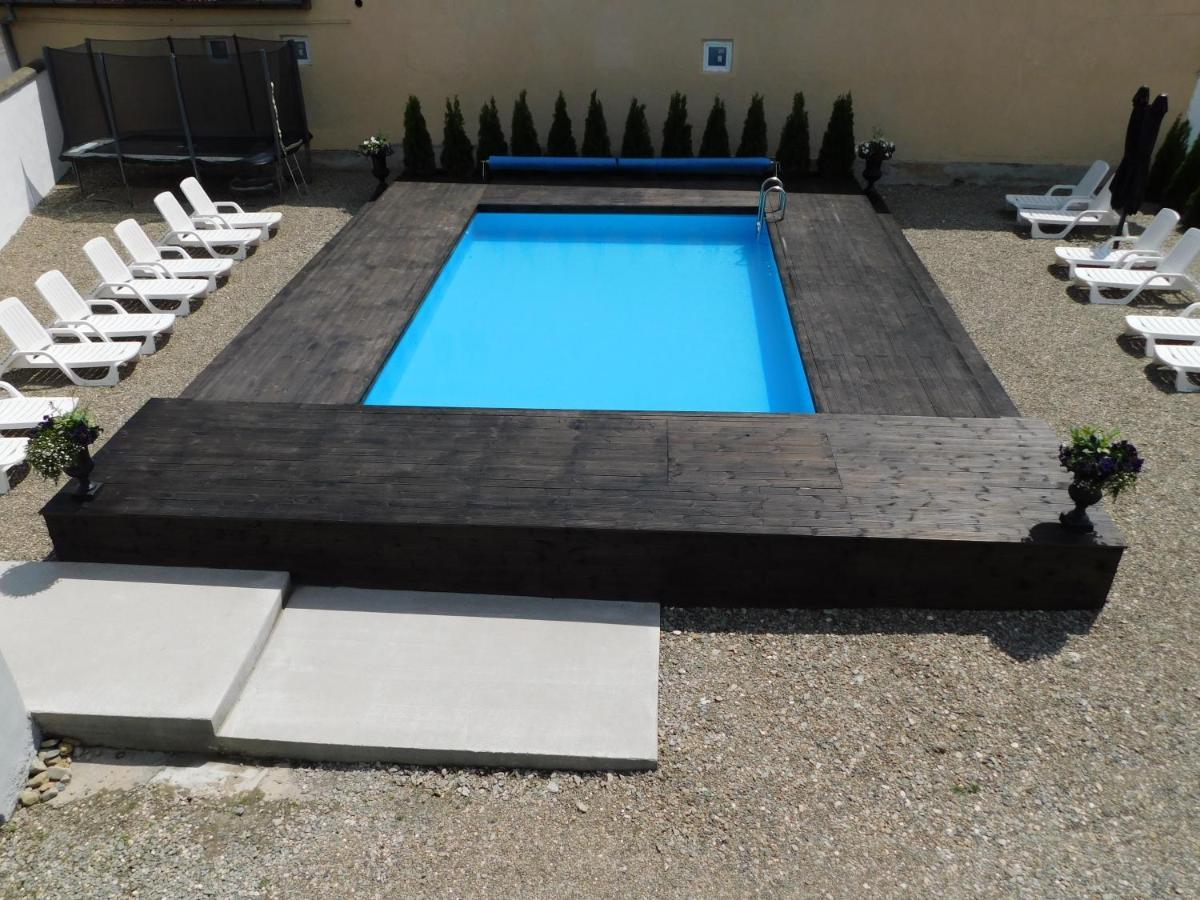 Mountain Vista Suites Zărneşti Exteriér fotografie